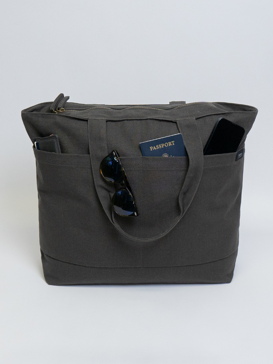 Tote bags with trolley sleeve