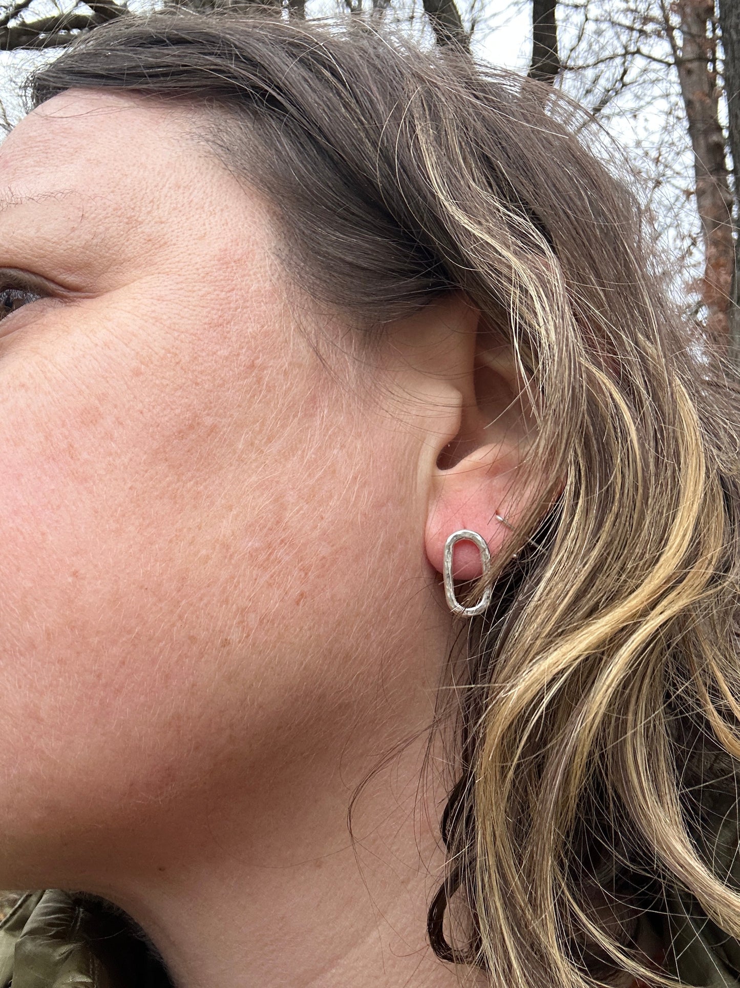 Oval hammered studs - Potomac collection