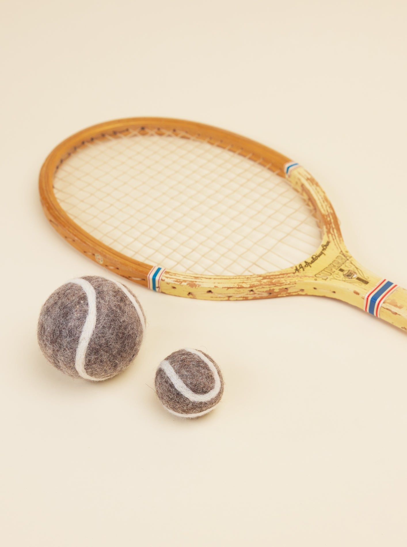 TENNIS BALL WOOL DOG TOY