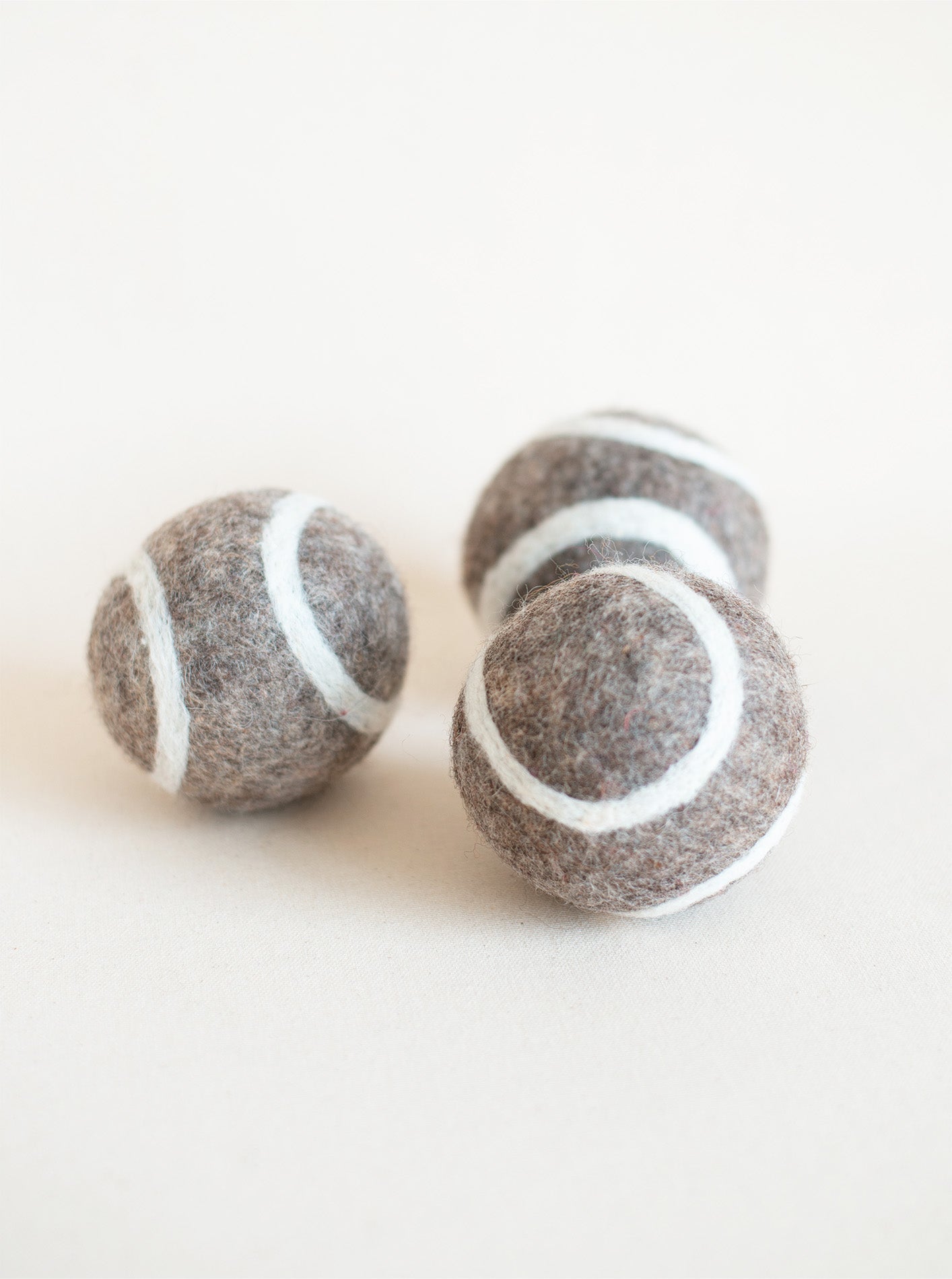 TENNIS BALL WOOL DOG TOY