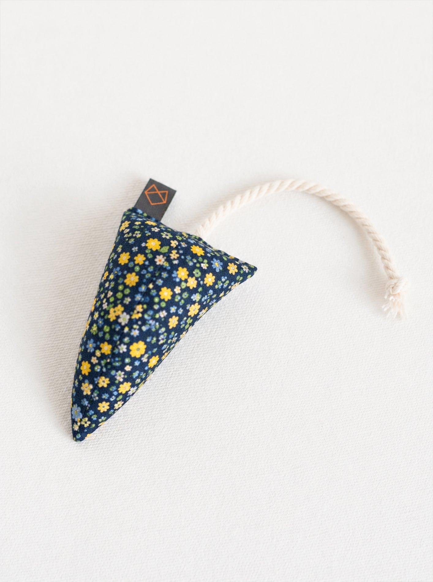 MODERN MOUSE CATNIP TOY - FLORAL