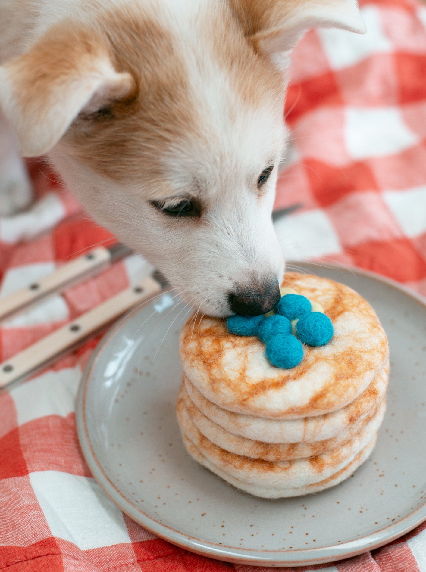 STACK OF PANCAKES WOOL DOG & CAT TOY