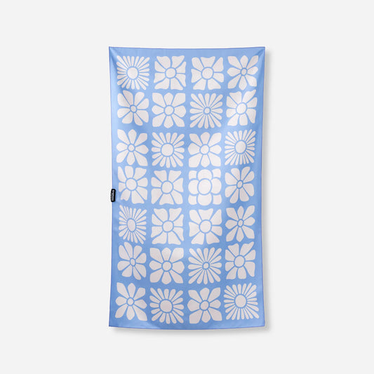 Ultralight Towel: Flowerbed Coastal Blue
