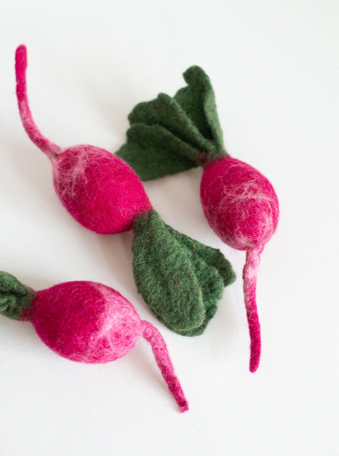 TURNIP WOOL DOG & CAT TOY