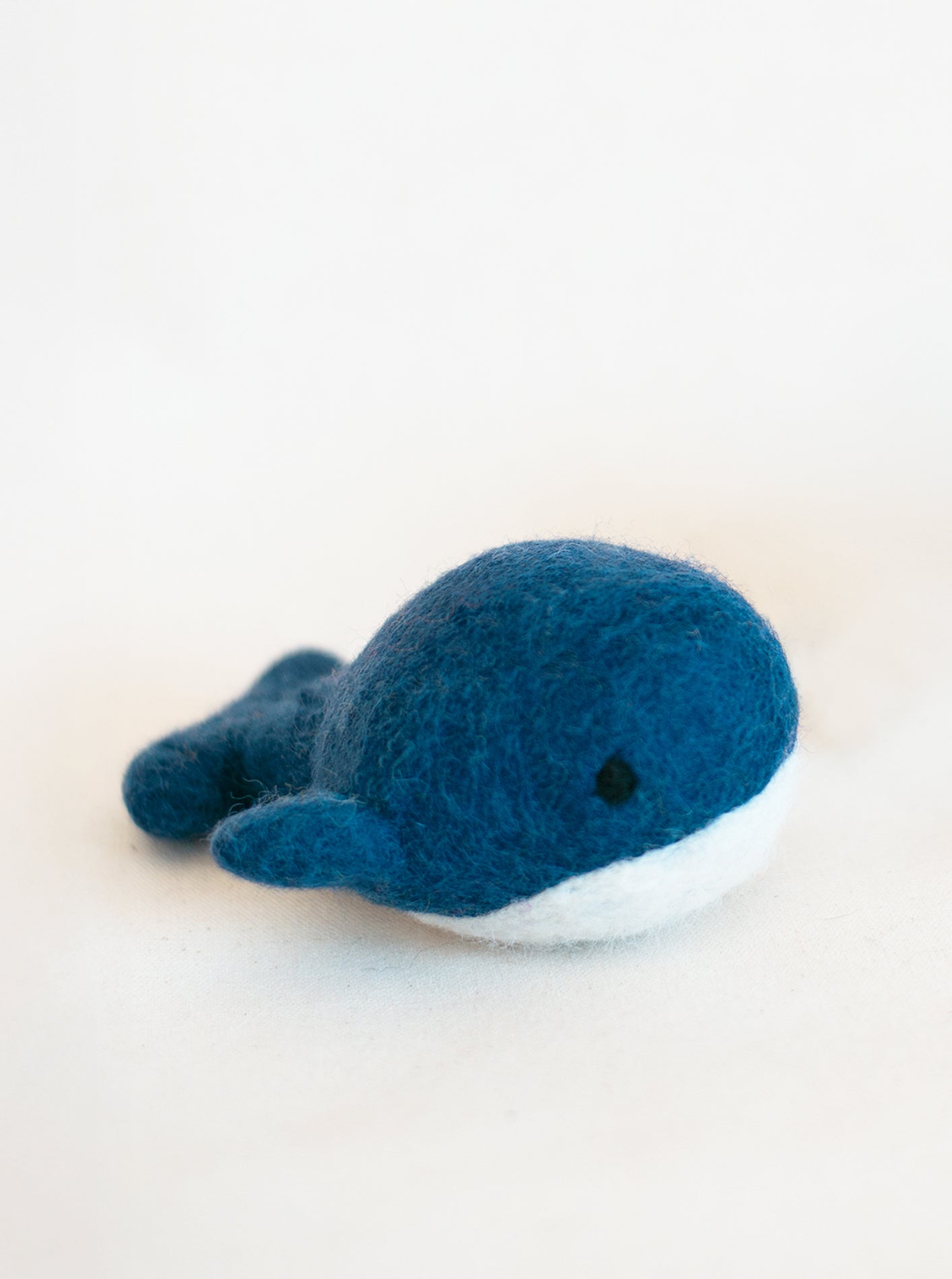 WHALE WOOL DOG TOY