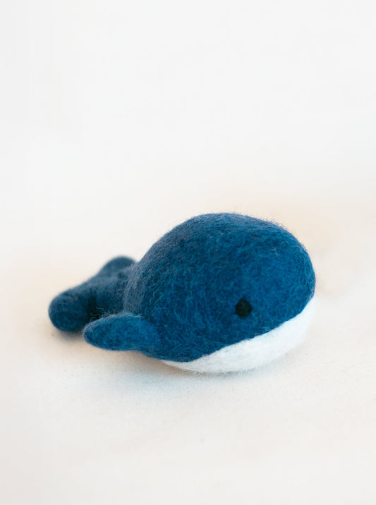 WHALE WOOL DOG TOY