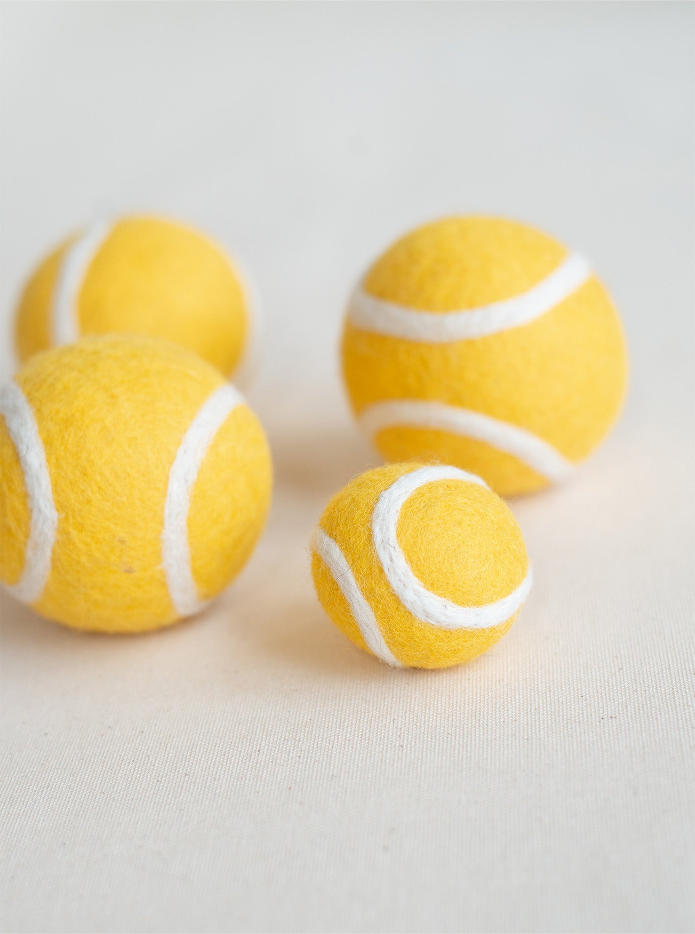 TENNIS BALL WOOL CAT TOY