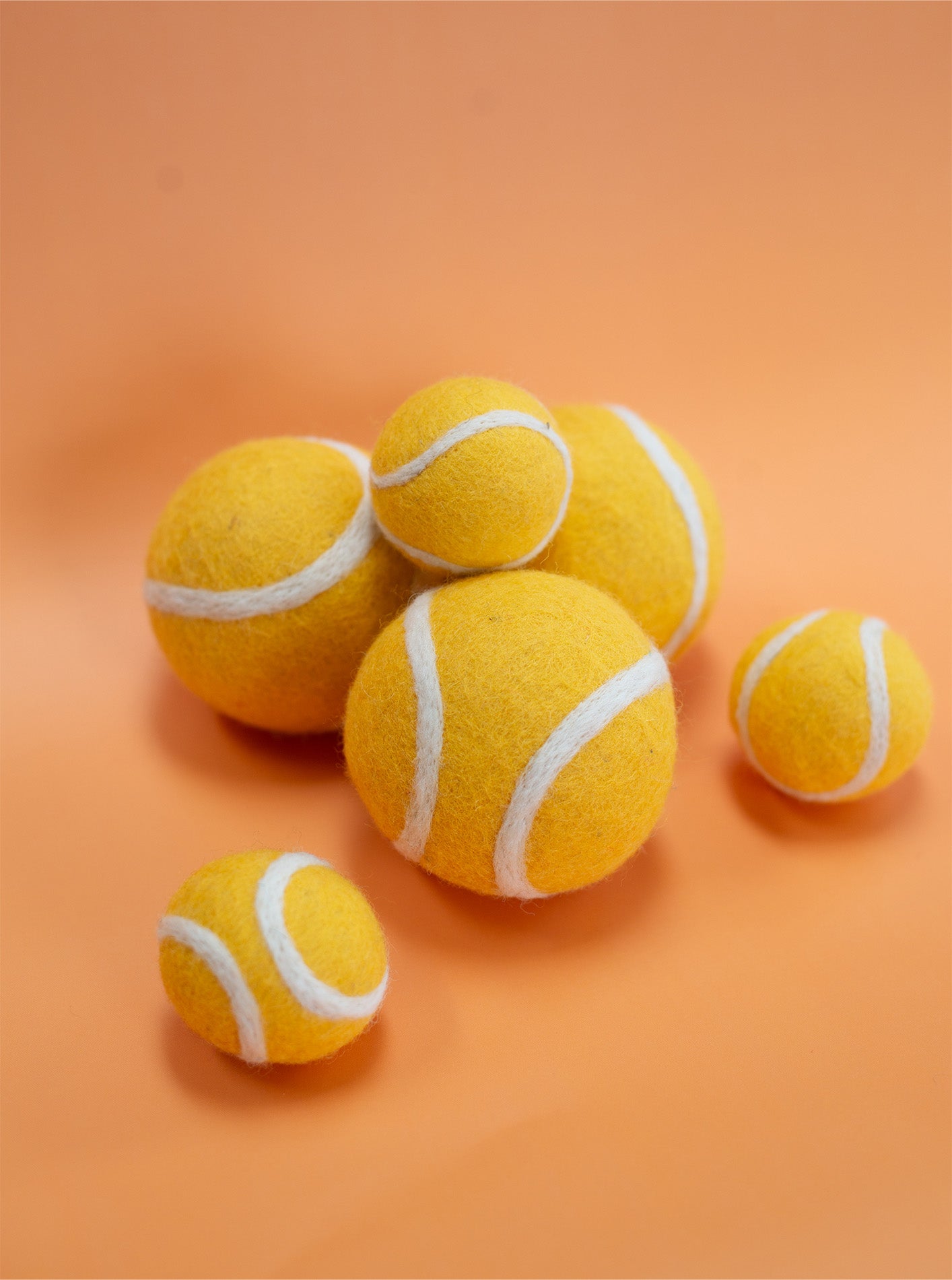 TENNIS BALL WOOL CAT TOY