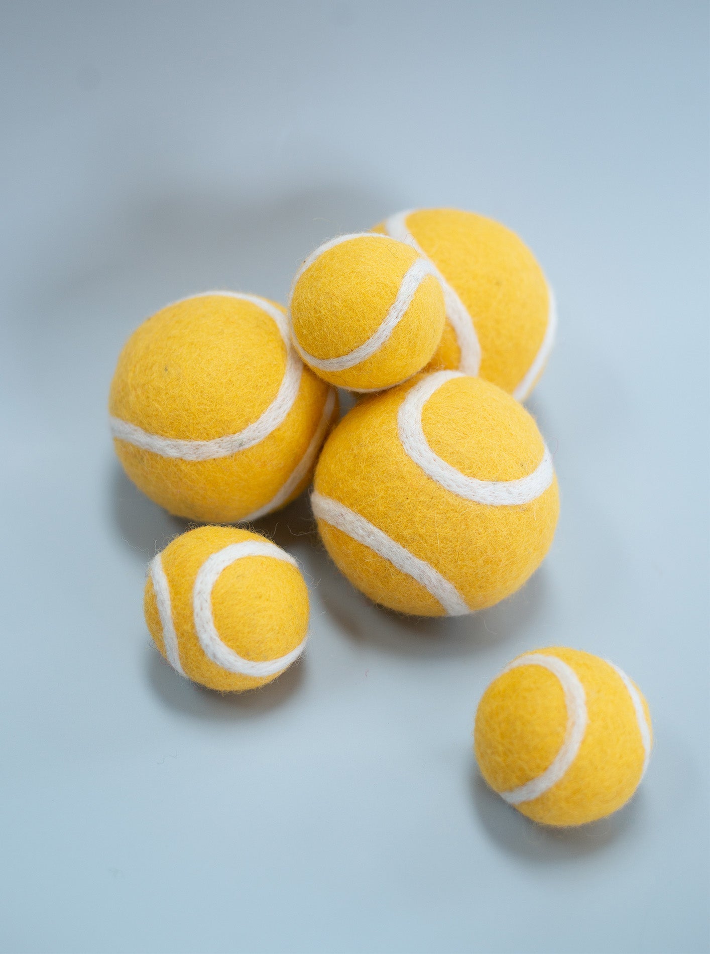 TENNIS BALL WOOL DOG TOY