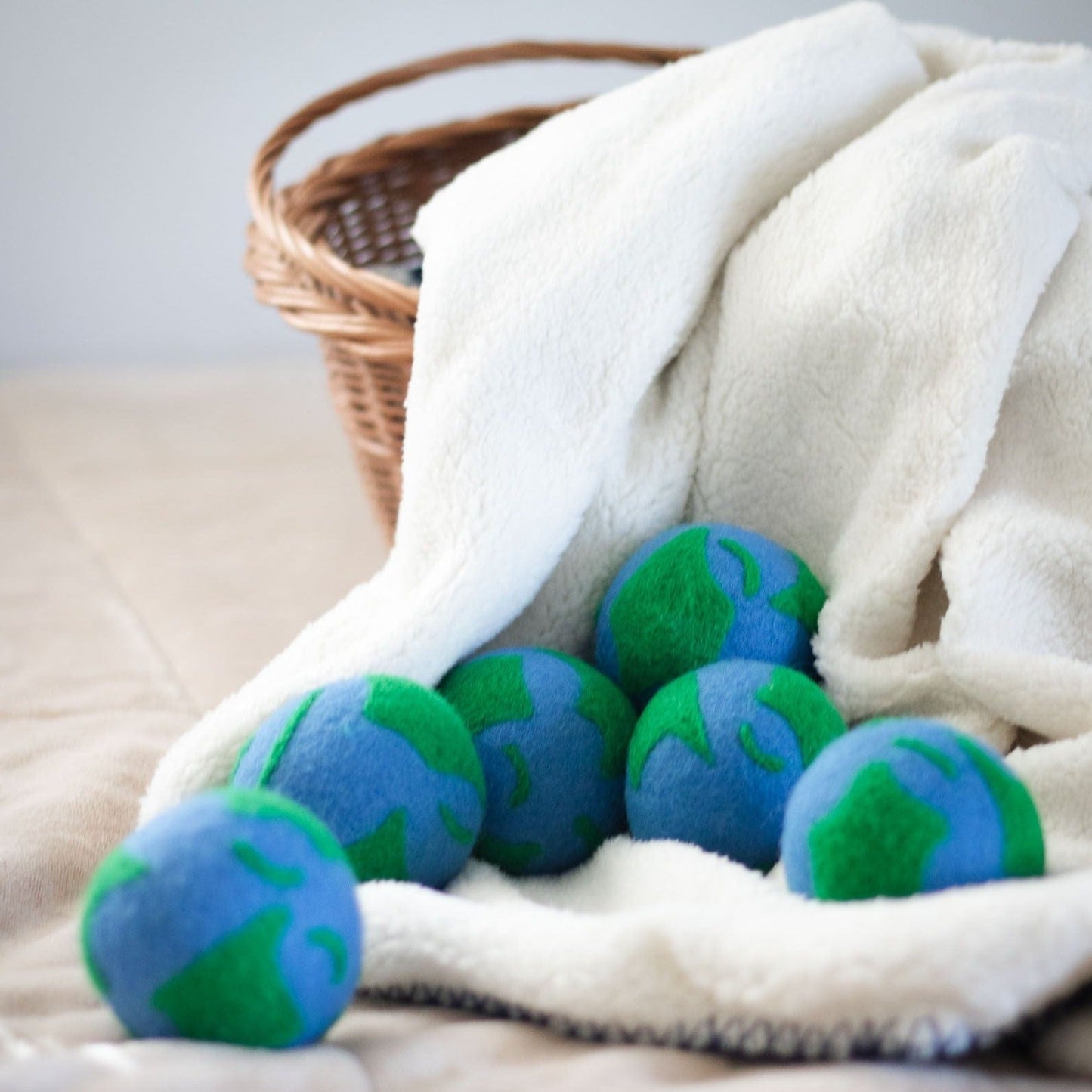 Mama Earth Dryer Balls
