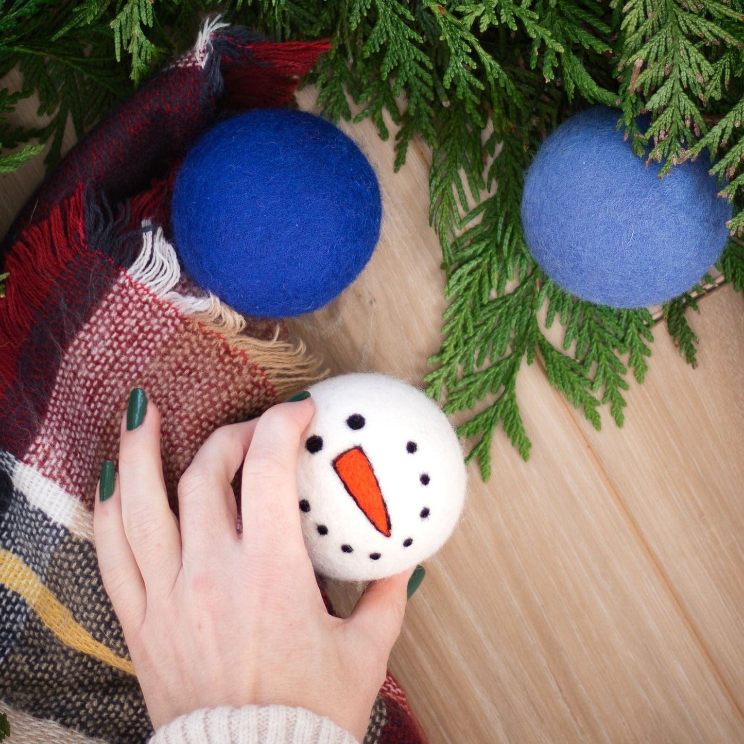 Vintage Holidays - Blue Dryer Balls