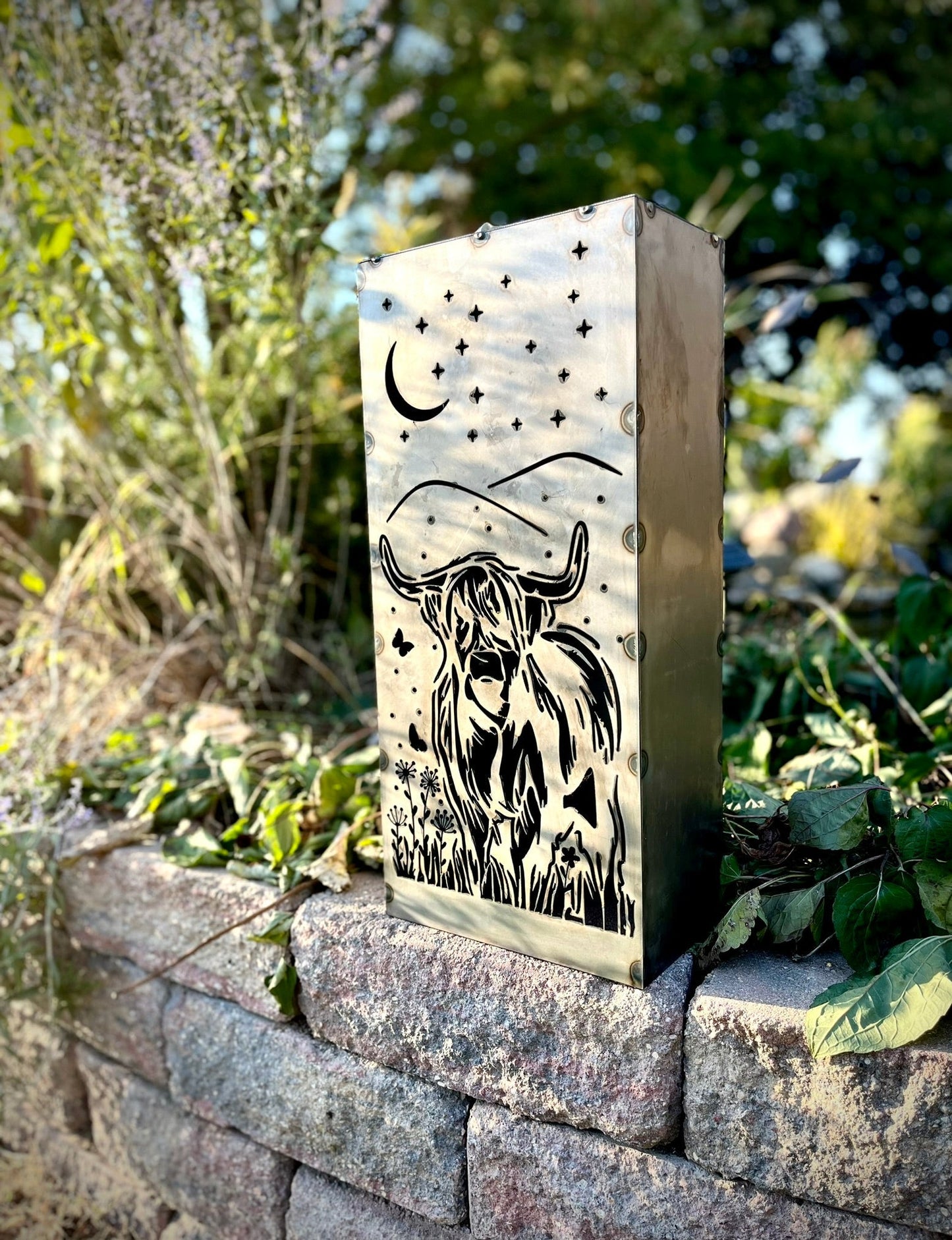 Highland Cow Solar Luminary Pillar - Steel