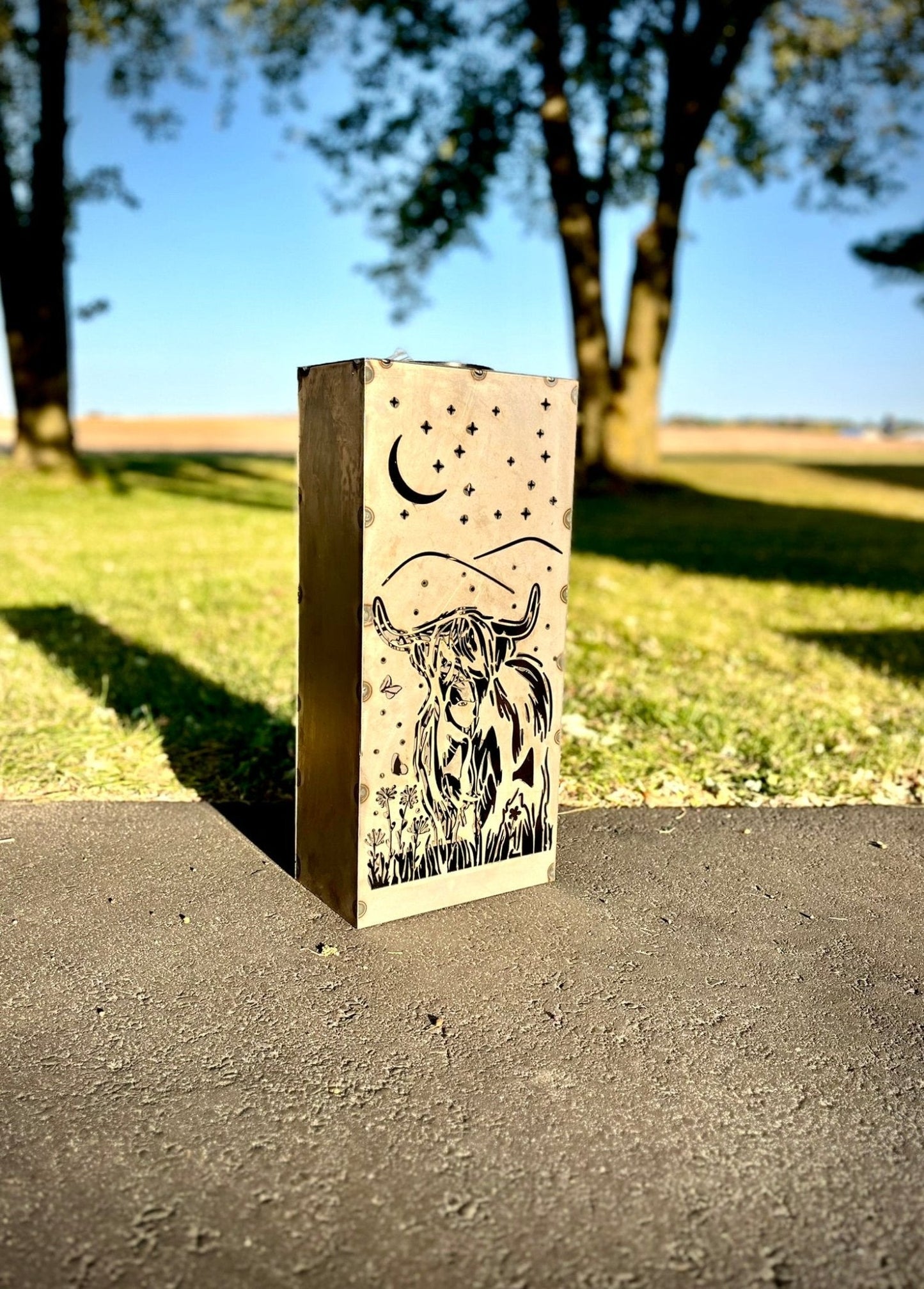 Highland Cow Solar Luminary Pillar - Steel