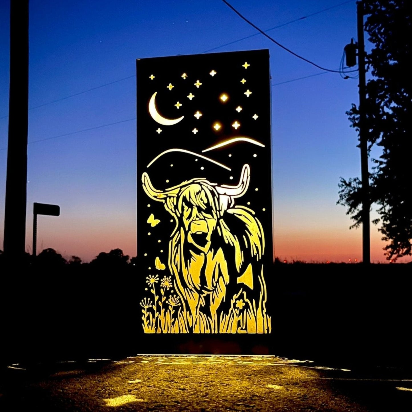 Highland Cow Solar Luminary Pillar - Steel