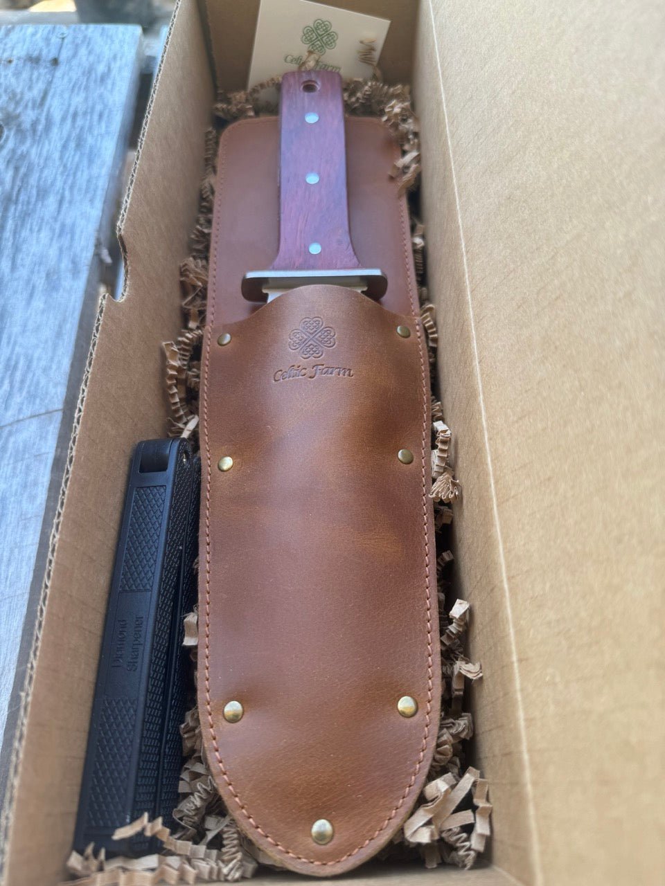Hori Hori Garden Gift Box | Hori, Custom Leather Sheath & Dual Surface Diamond Sharpener