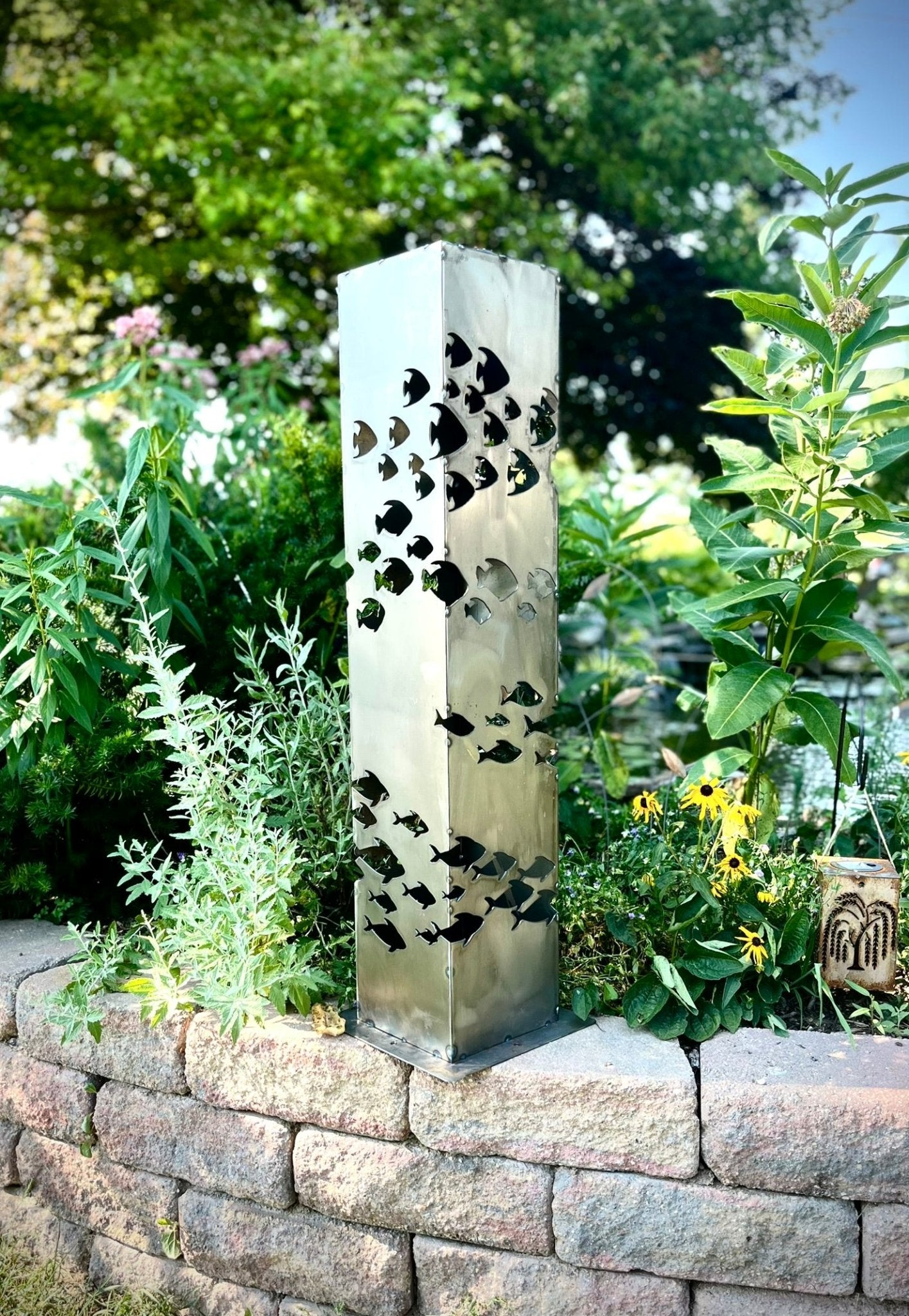 School of Fish Luminary Pillar | 30-inch