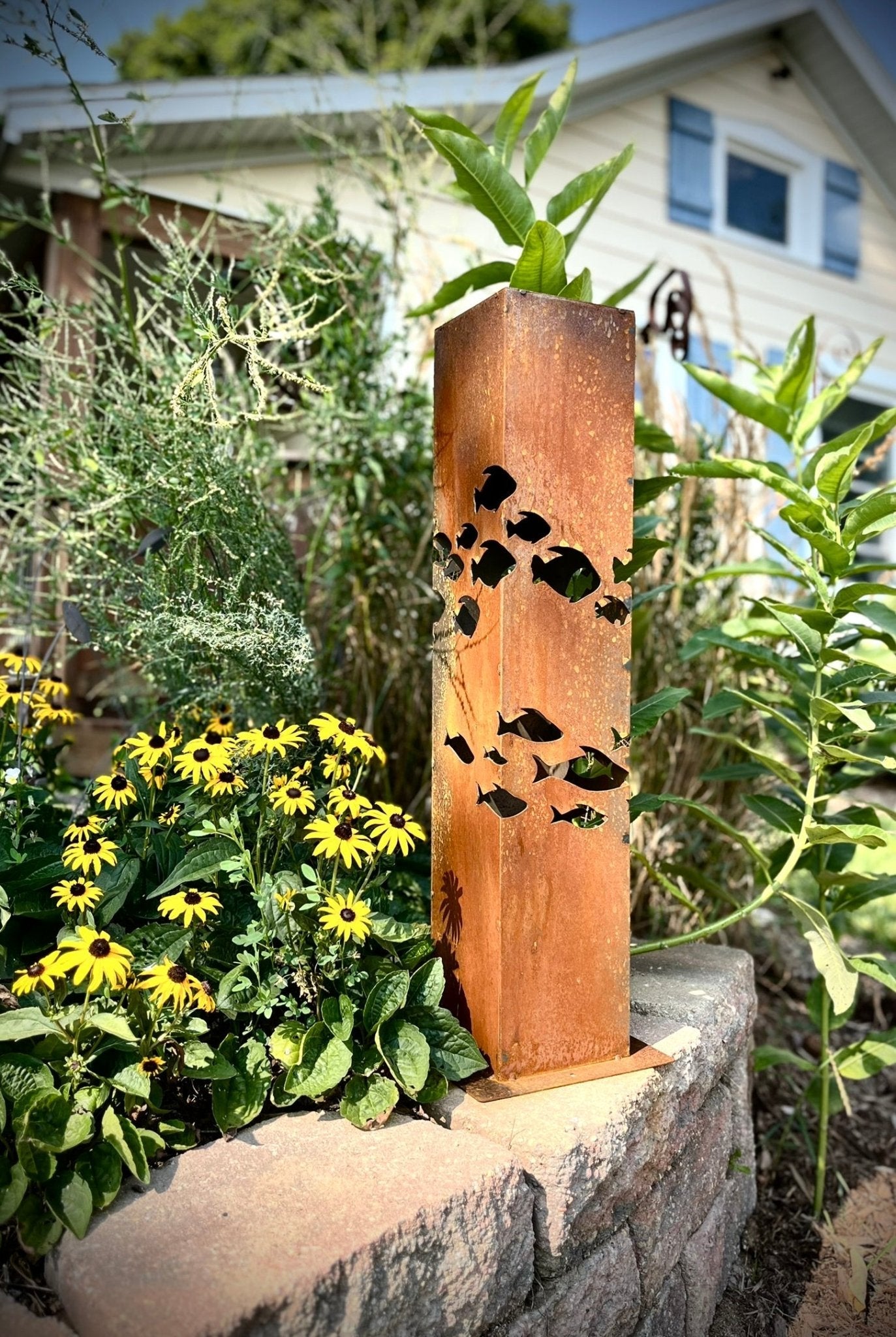 School of Fish Luminary Pillar | 30-inch