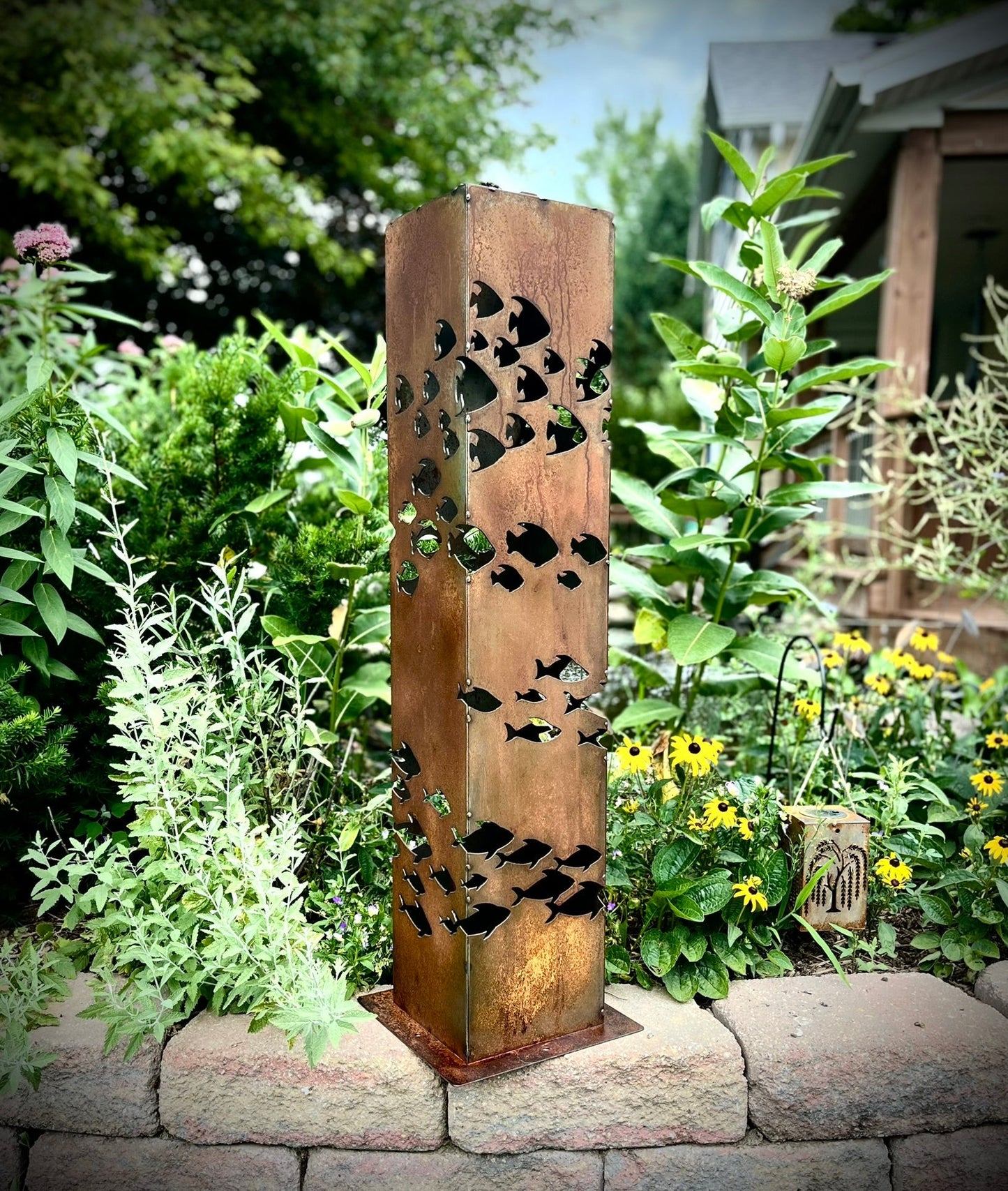 School of Fish Luminary Pillar | 30-inch