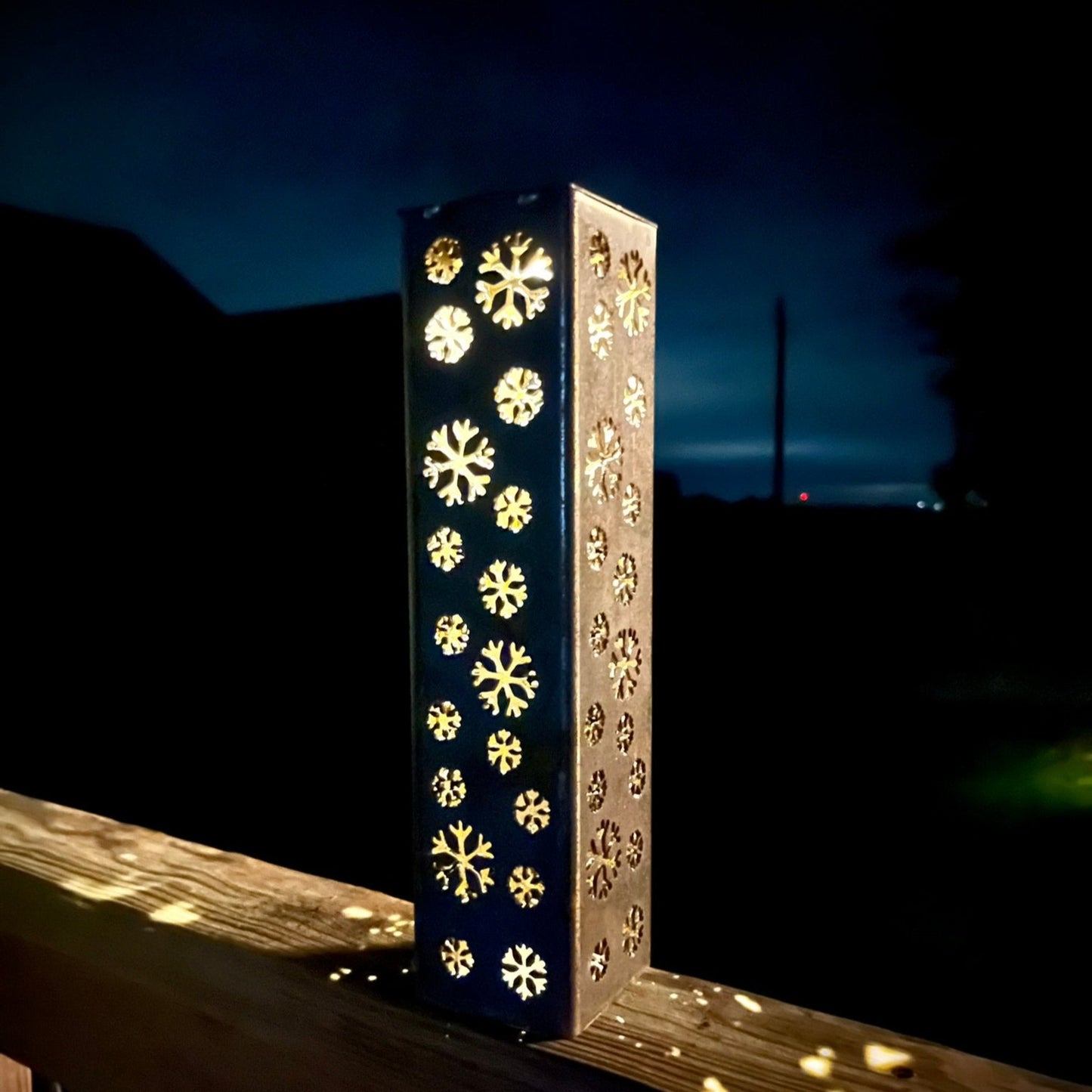Snowflake Steel Solar Luminary Pillar | Multiple Sizes