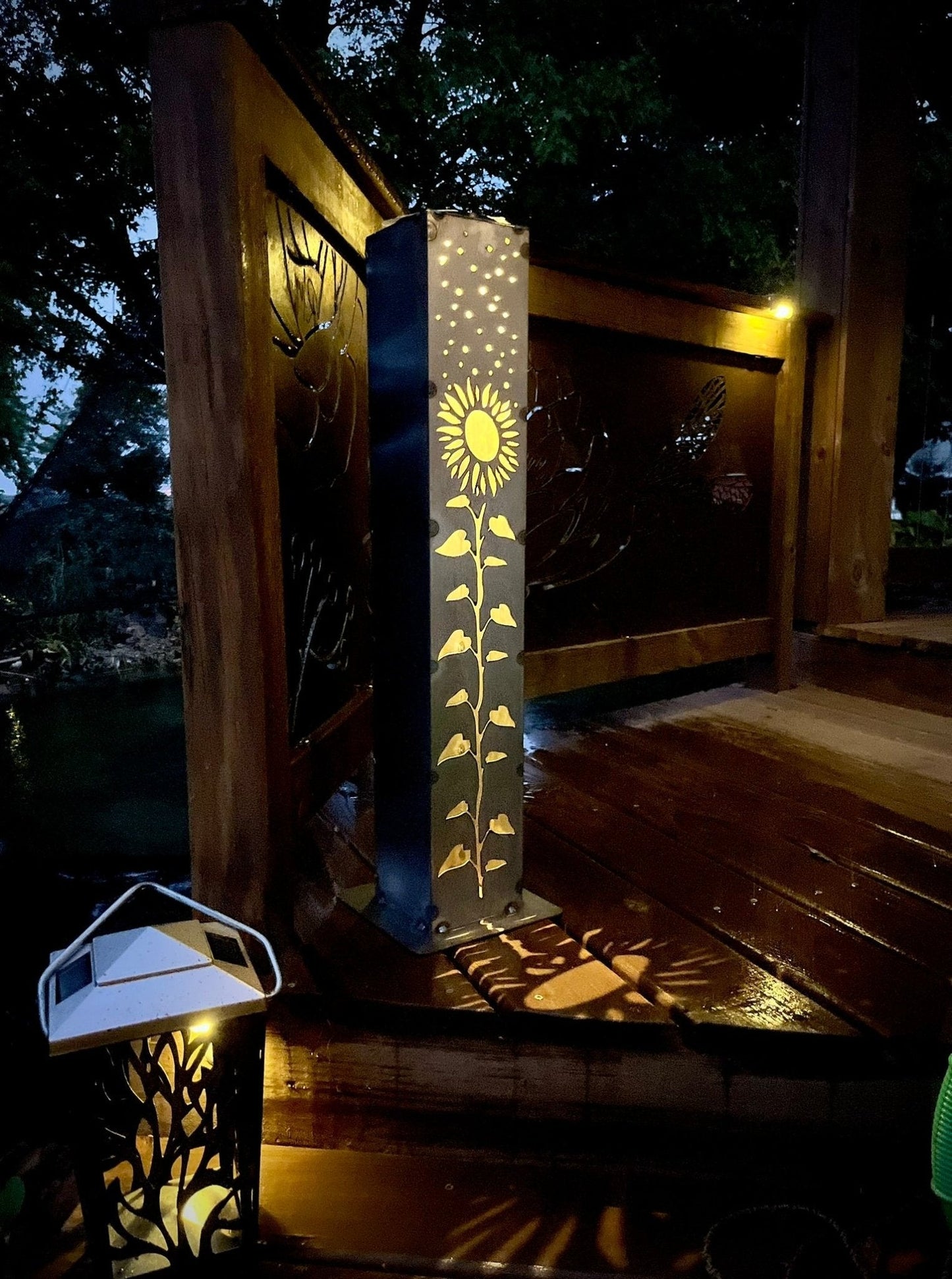 XL Square Sunflower Solar Pillar | Multiple Sizes